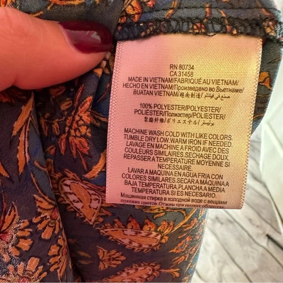 BCBGeneration Blouse sz large boho wrap ocean combo shirt - Picture 7 of 7